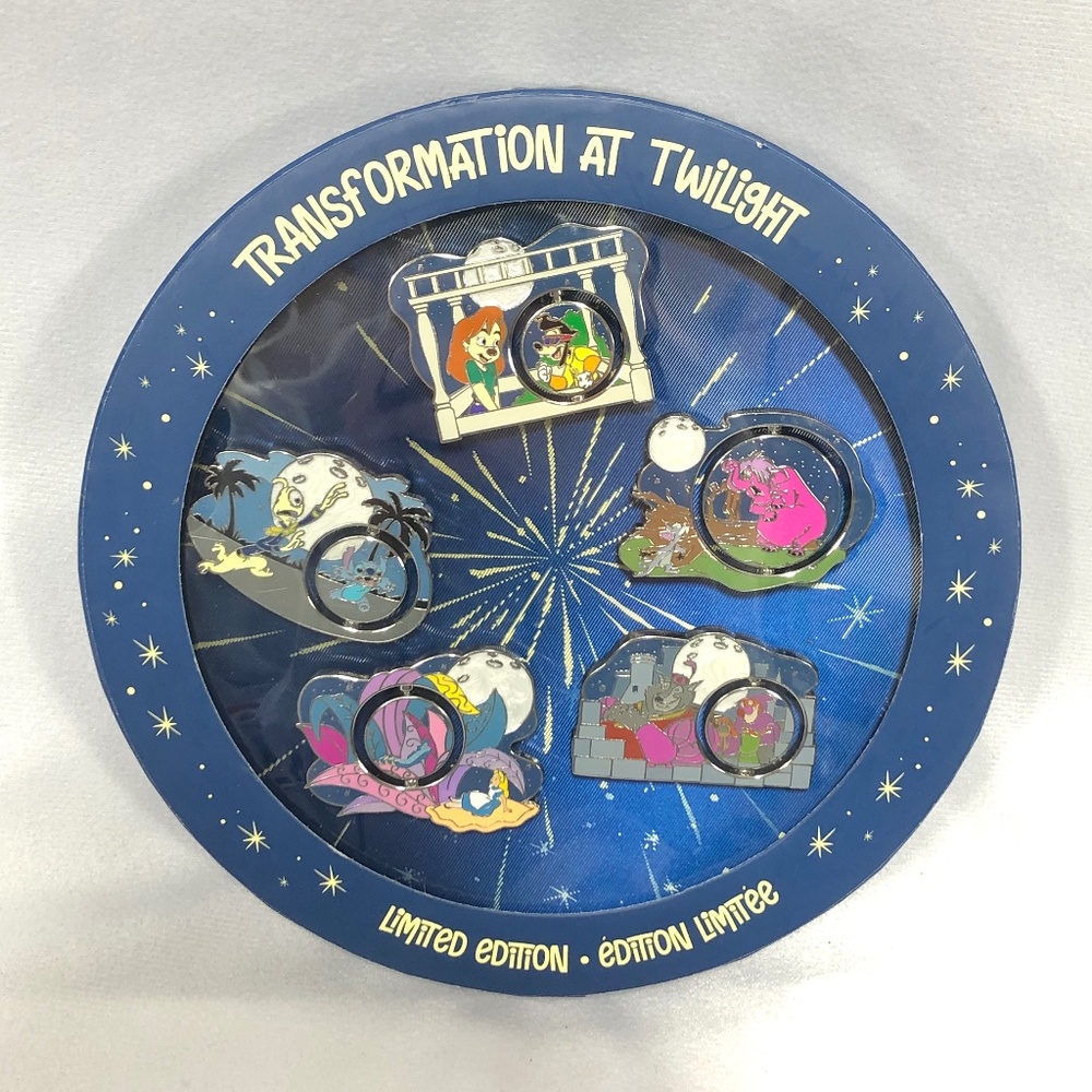 2022 Disney Parks Transformations At Twilight Halloween Alice Stitch LE Pin Set - Picture 1 of 2